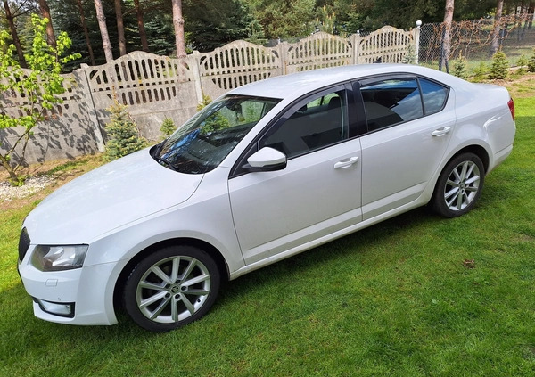 Skoda Octavia cena 34900 przebieg: 268000, rok produkcji 2015 z Skierniewice małe 529